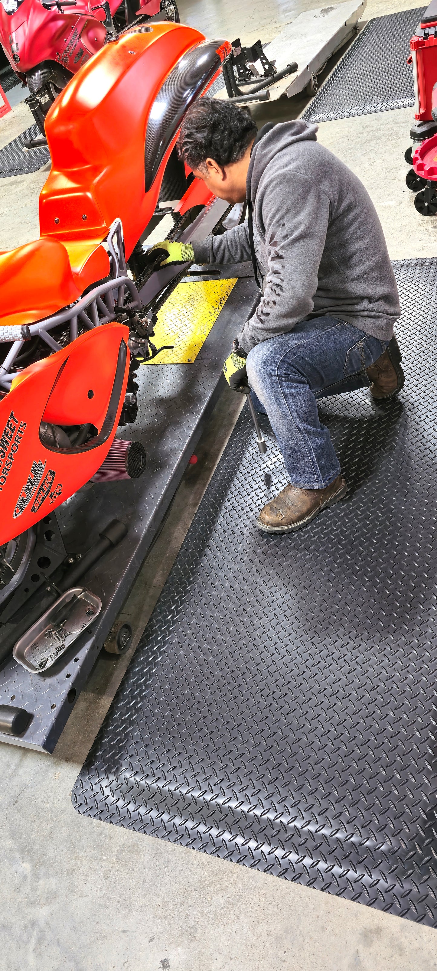 American Classic® Diamond Plate Anti-Fatigue Mat