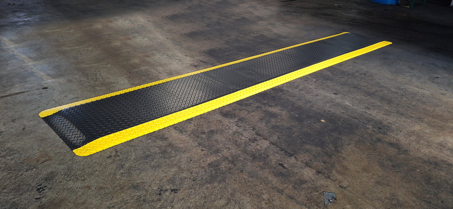 American Classic® Diamond Plate Anti-Fatigue Mat