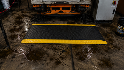 Diamond Plate Knobbed-Back® Anti-Fatigue Mat