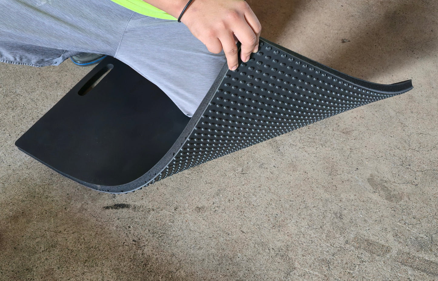 Rhino Knobbed Back Knee Pad® – Heavy-Duty Industrial Kneeling Pad