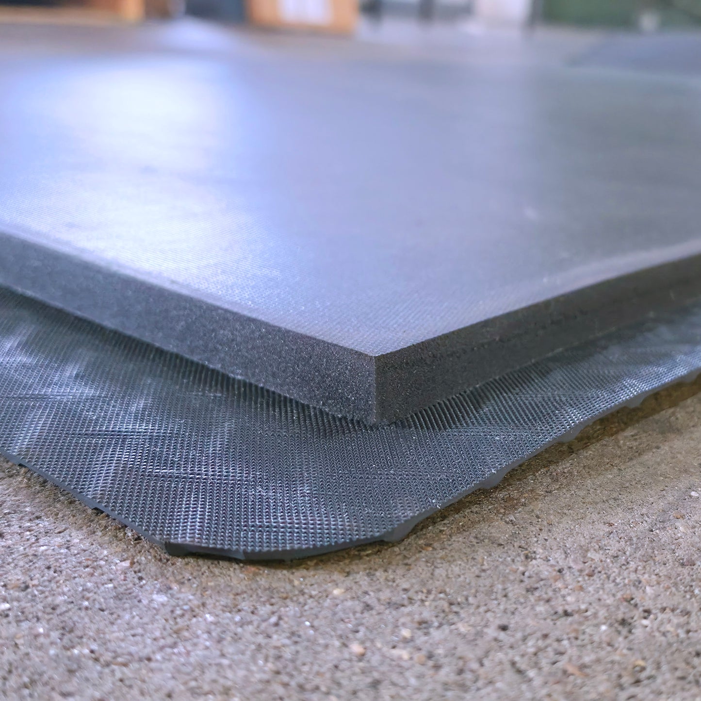 Contract Duty™ Diamond Plate Anti-Fatigue Mat