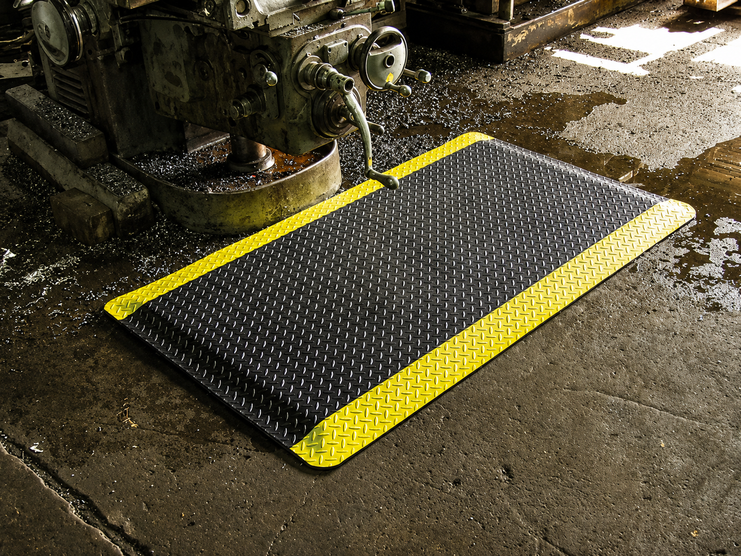Diamond Plate Knobbed-Back® Anti-Fatigue Mat